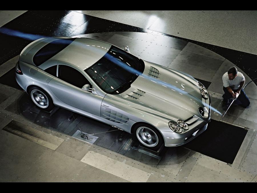  Mercedes-Benz SLR McLaren 2004 года  (фото 21 из 175)